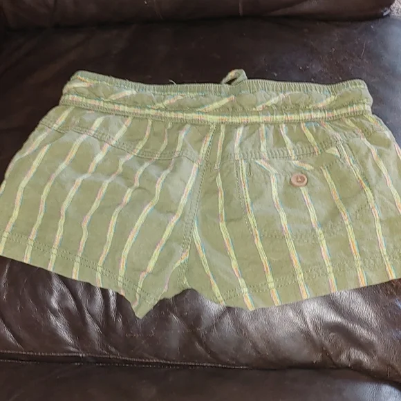 (LAST CALL) Roxy shorts - Picture 4 of 4